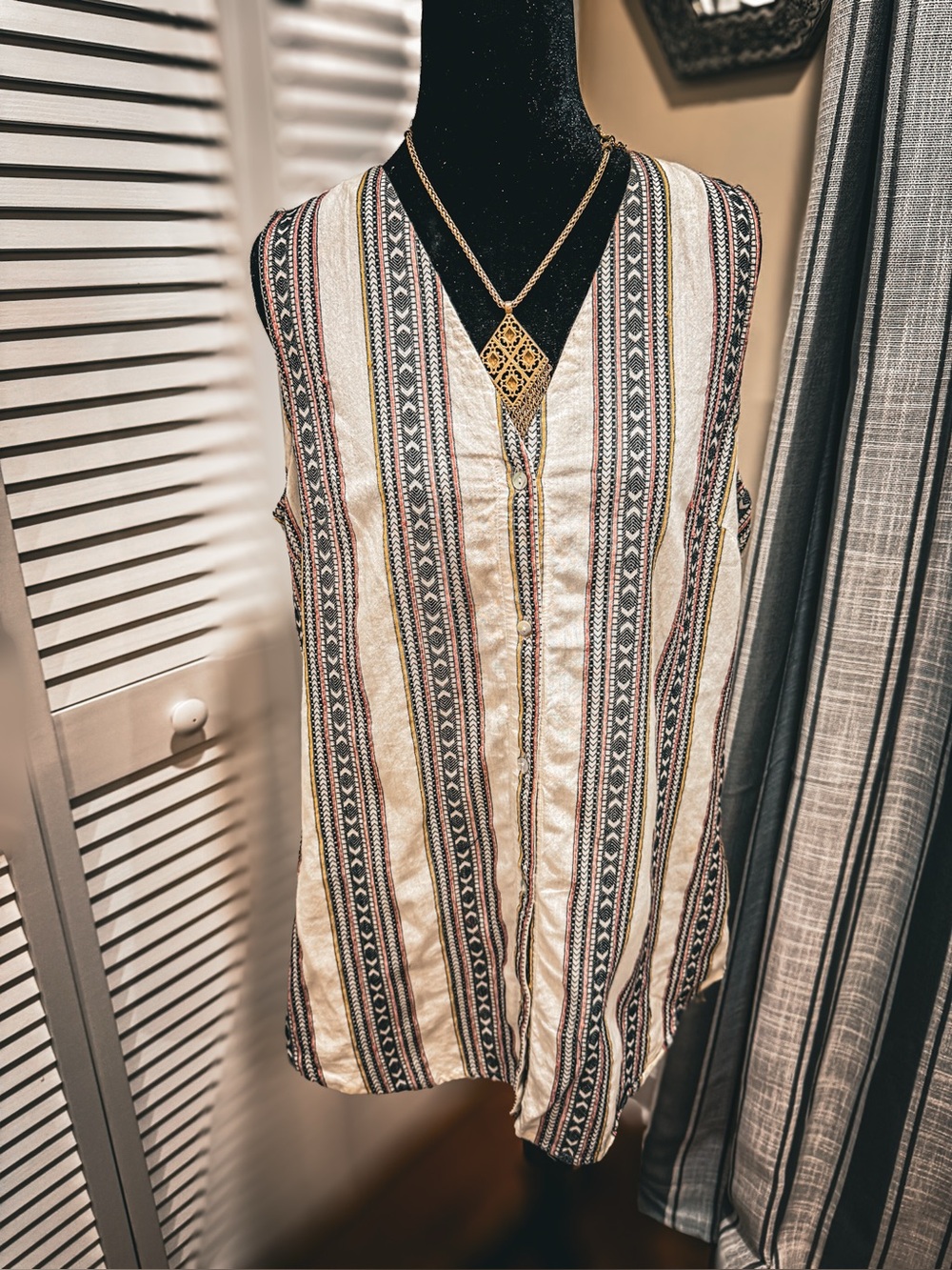 Kut From The Cloth Sleeveless Vest Style Top